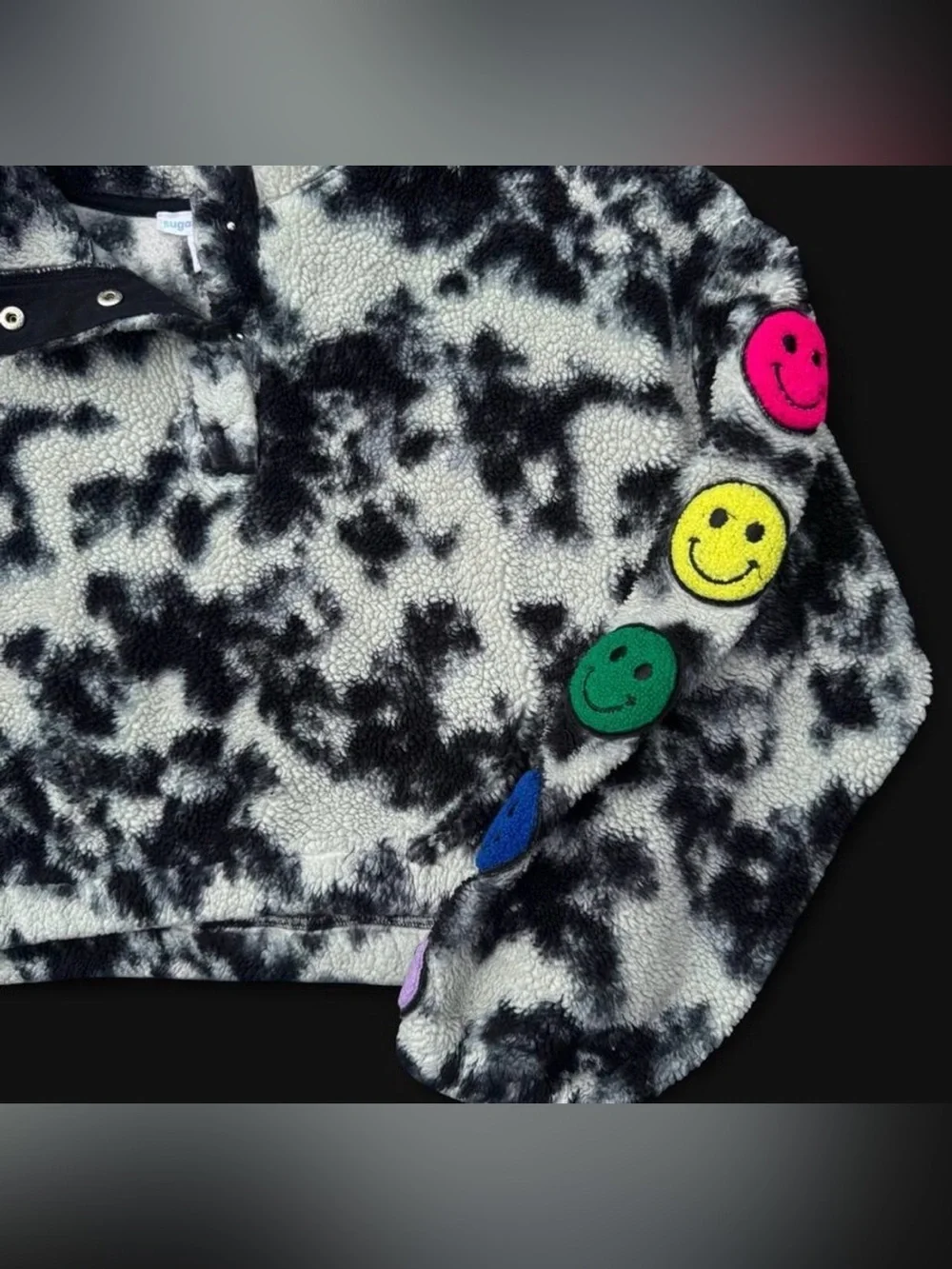 Girls cropped, quarter-snap fleece pullover from the brand Sugar & Jade. - Picture 7 of 7